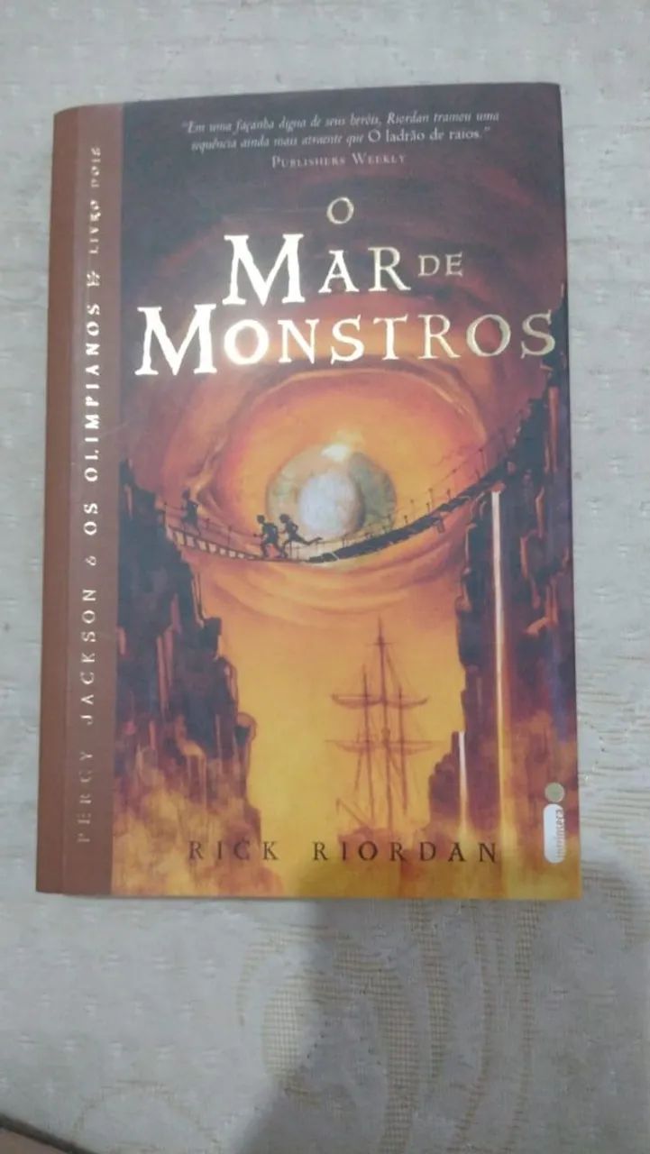 LIVRO: O MAR DE MONSTROS - RICK RIORDAN