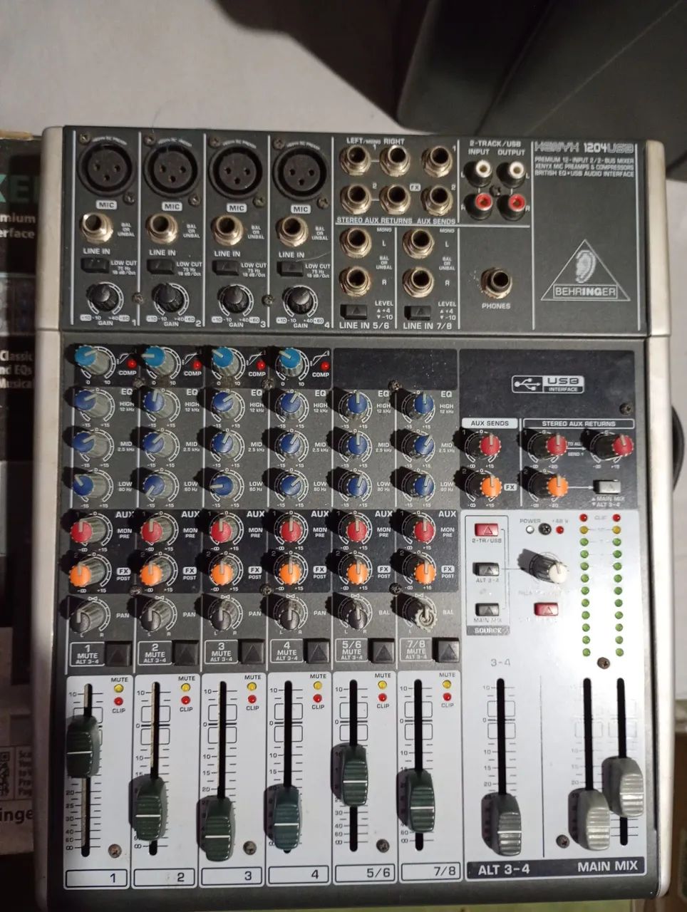 Mesa de som Behringer 1204 - Foto 3