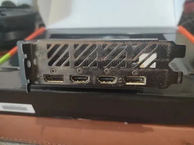 RTX 4060 WINDFORCE OC 8G GIGABYTE ( COM DETALHE) - Foto 3