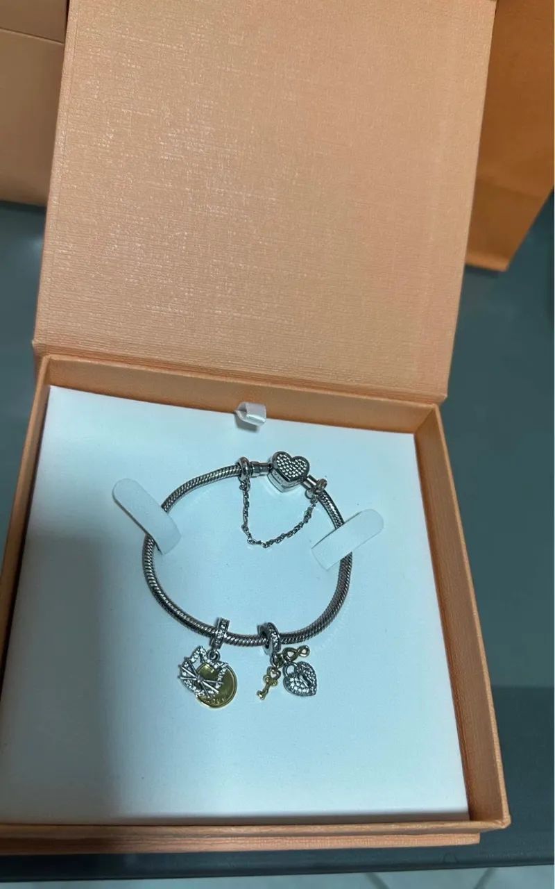 Pulseira e berloques VIVARA