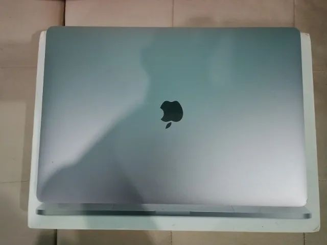 Macbook pro i9 ano 2019 placa de V de 4gb 16d ram ssd 1 tb aceito troca , iphone e note ga