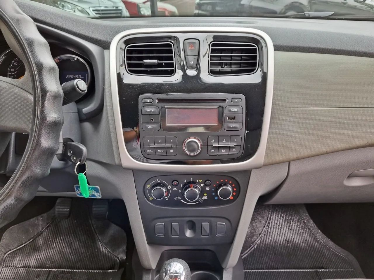 Renault Logan Expression Flex 1.0 12V 4P 2018 - Foto 5