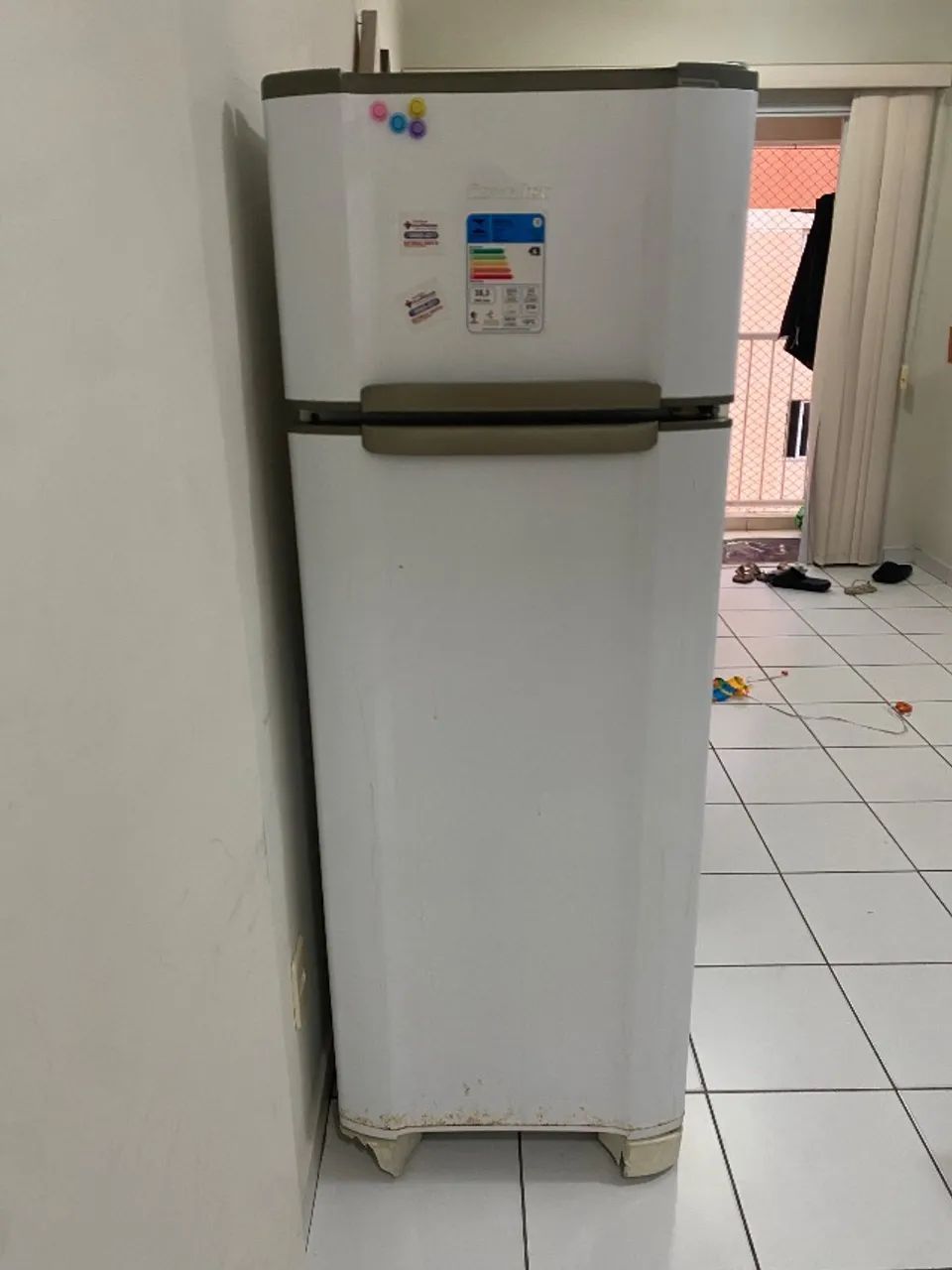 Geladeira esmaltec 220v