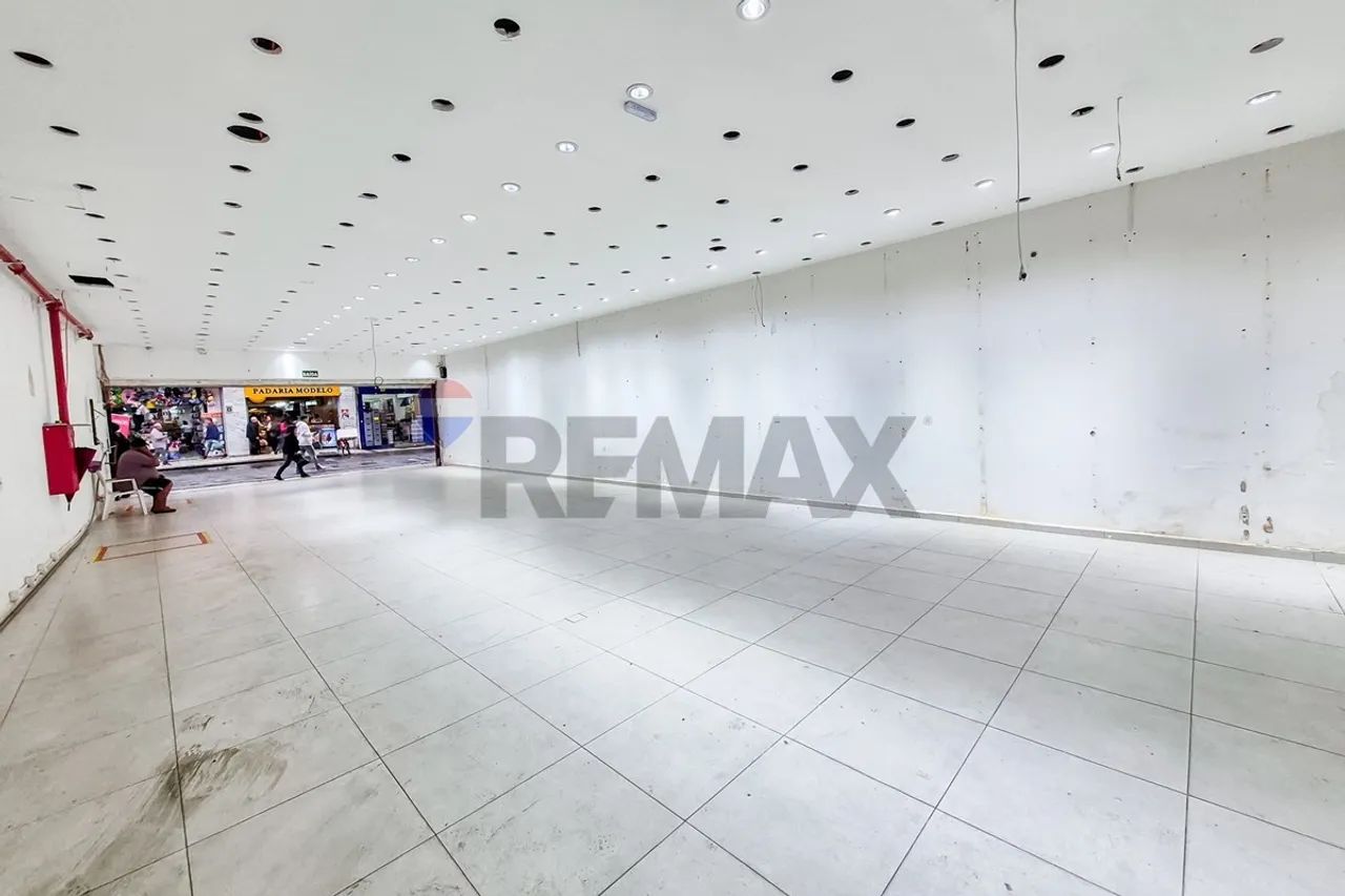 Loja ampla reformada com 150m2 na Rua Sampaio, Granbery - Foto 3