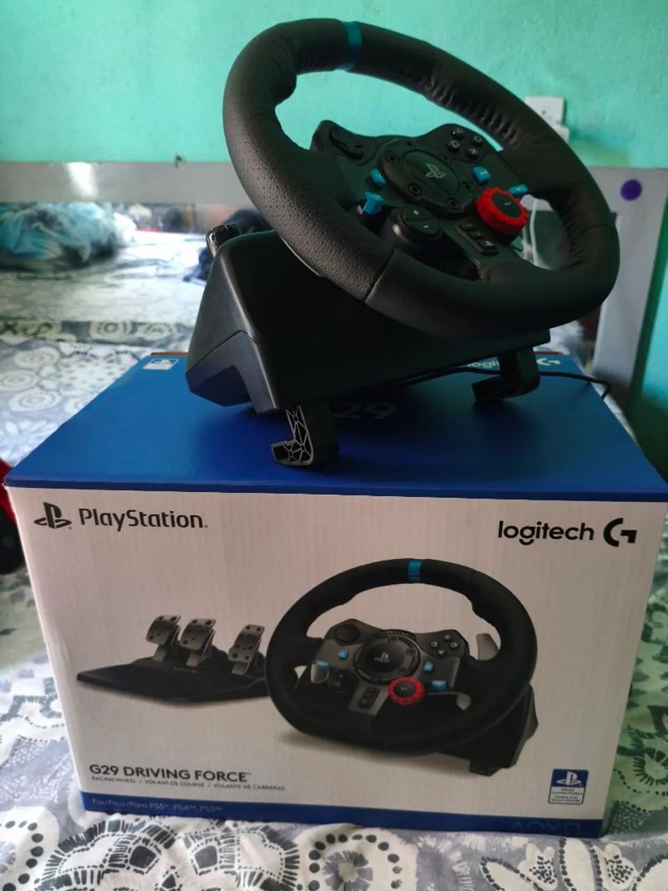 Volante Logitech G29 Driving Force c/ Pedal - PS5, PS4 e PC