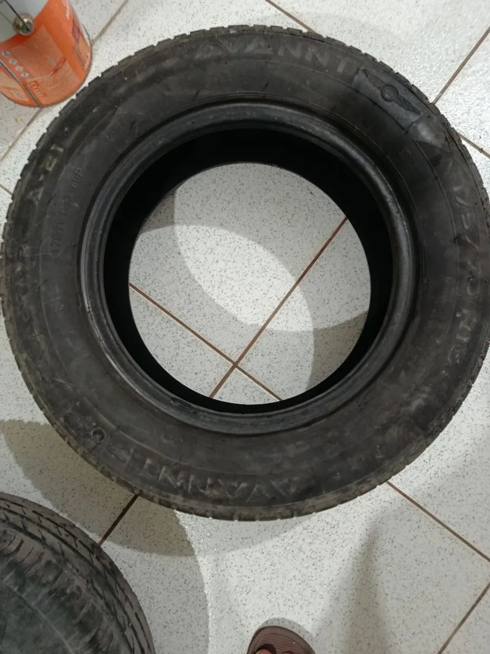 Vendo dois pneus usado 70/65/13  - Foto 2