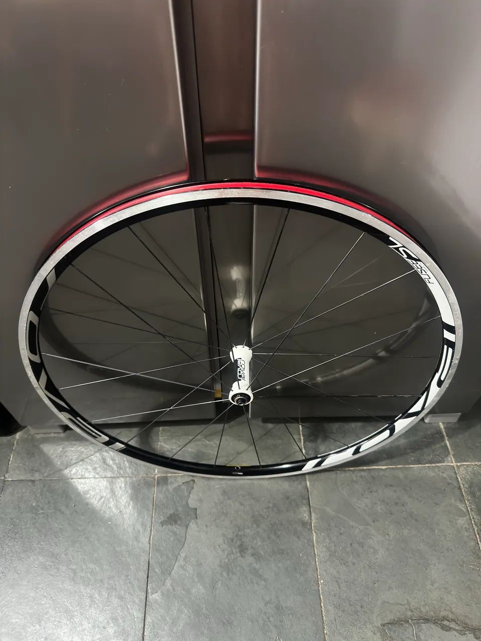 Roda bicicleta dianteira Roval Specialized  - Foto 2