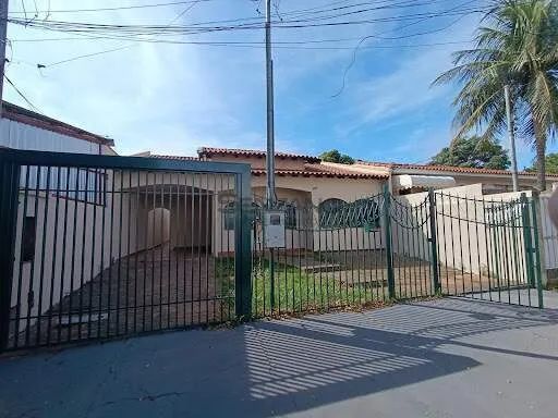 Casa Térrea em Jardim Monte Líbano - Campo Grande