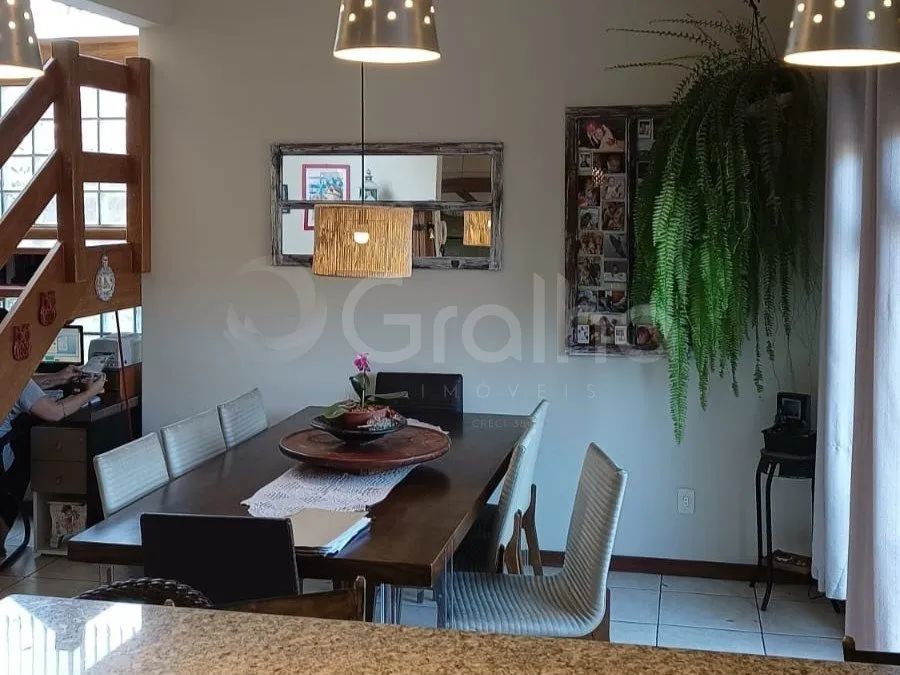 Casa de 176m² com 3 dormitorios na Armação. - Foto 2