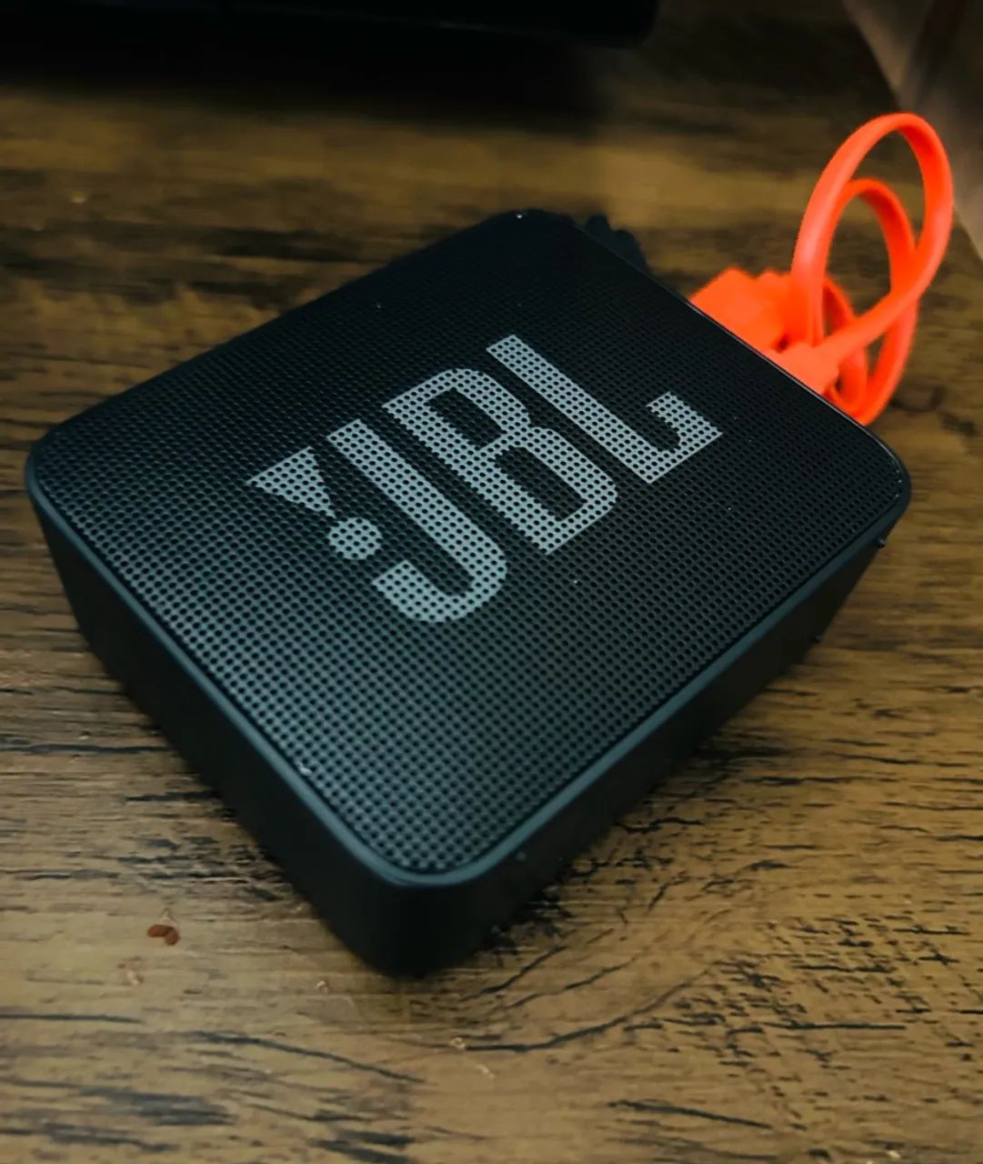 Caixinha jbl go essential