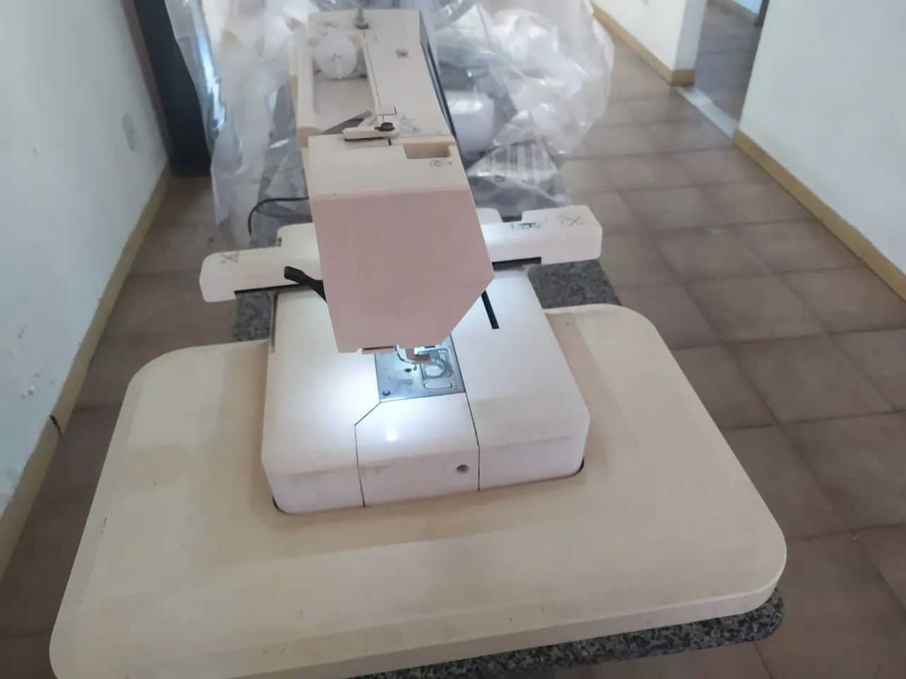 Máquina de bordar Janome 500e - Foto 5
