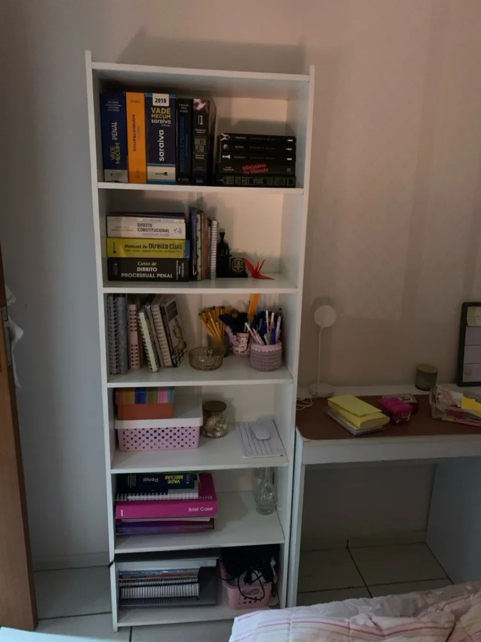 Doando mesa e estante  - Foto 2