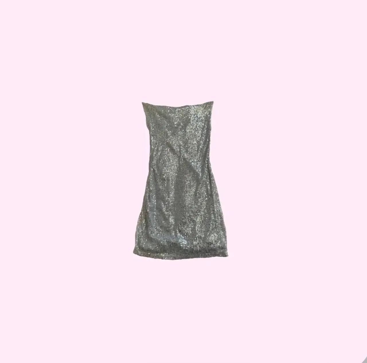 vestido brilhoso PP renner 