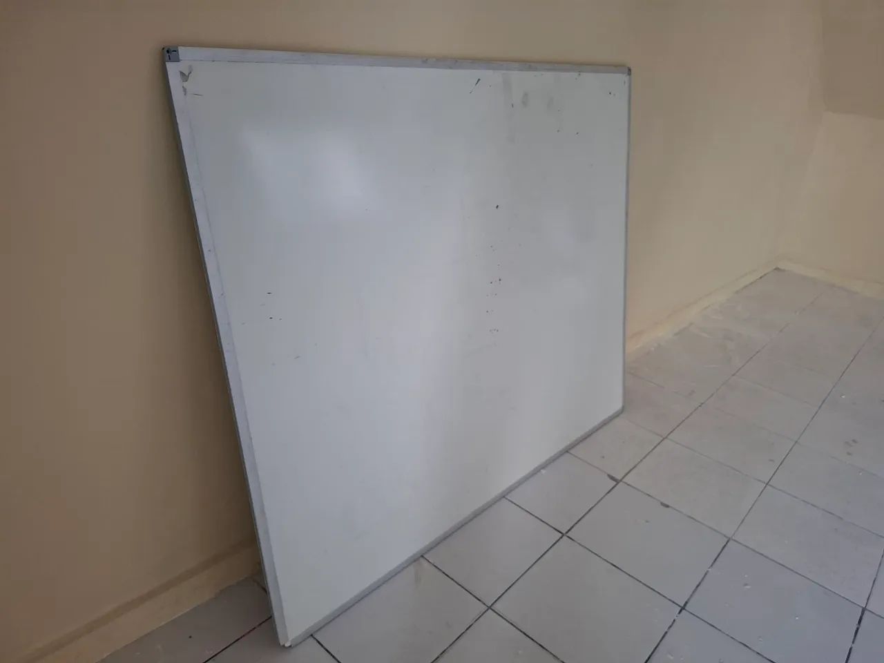 Vendo quadro branco 100 R$ pix ou dinh.