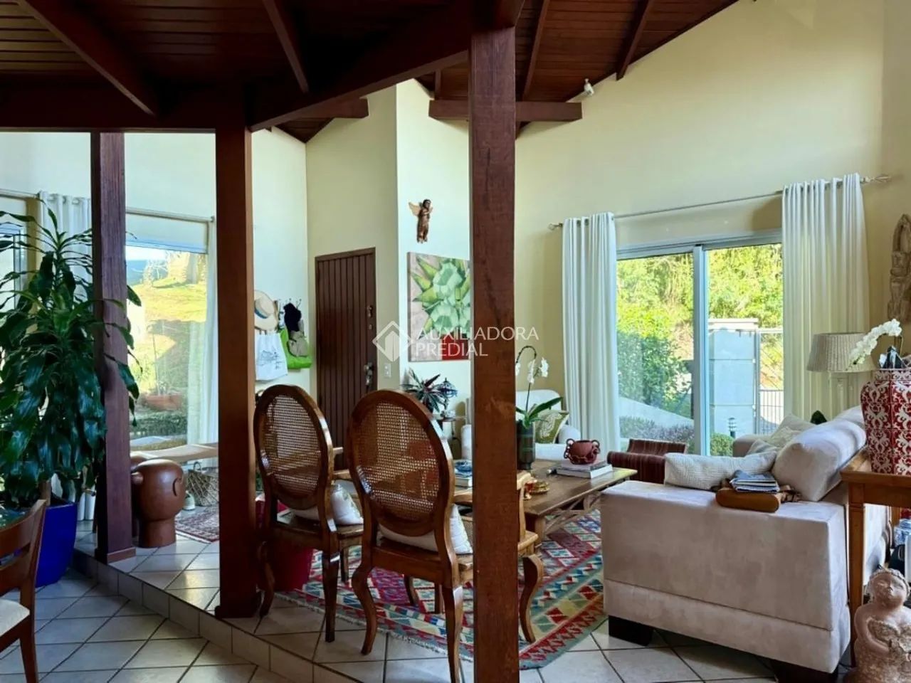 Linda casa 2 suites Sambaqui - Foto 4