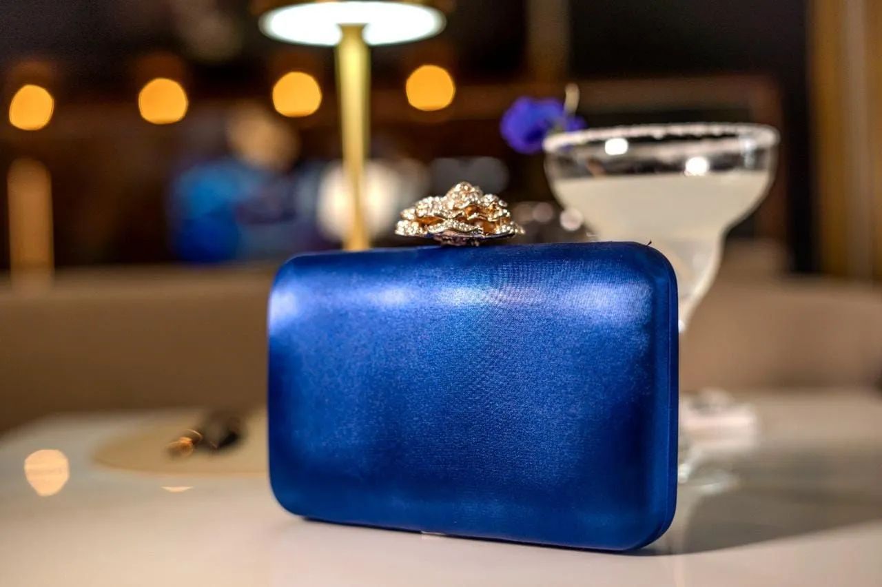 CLUTCH AZUL ROYAL 