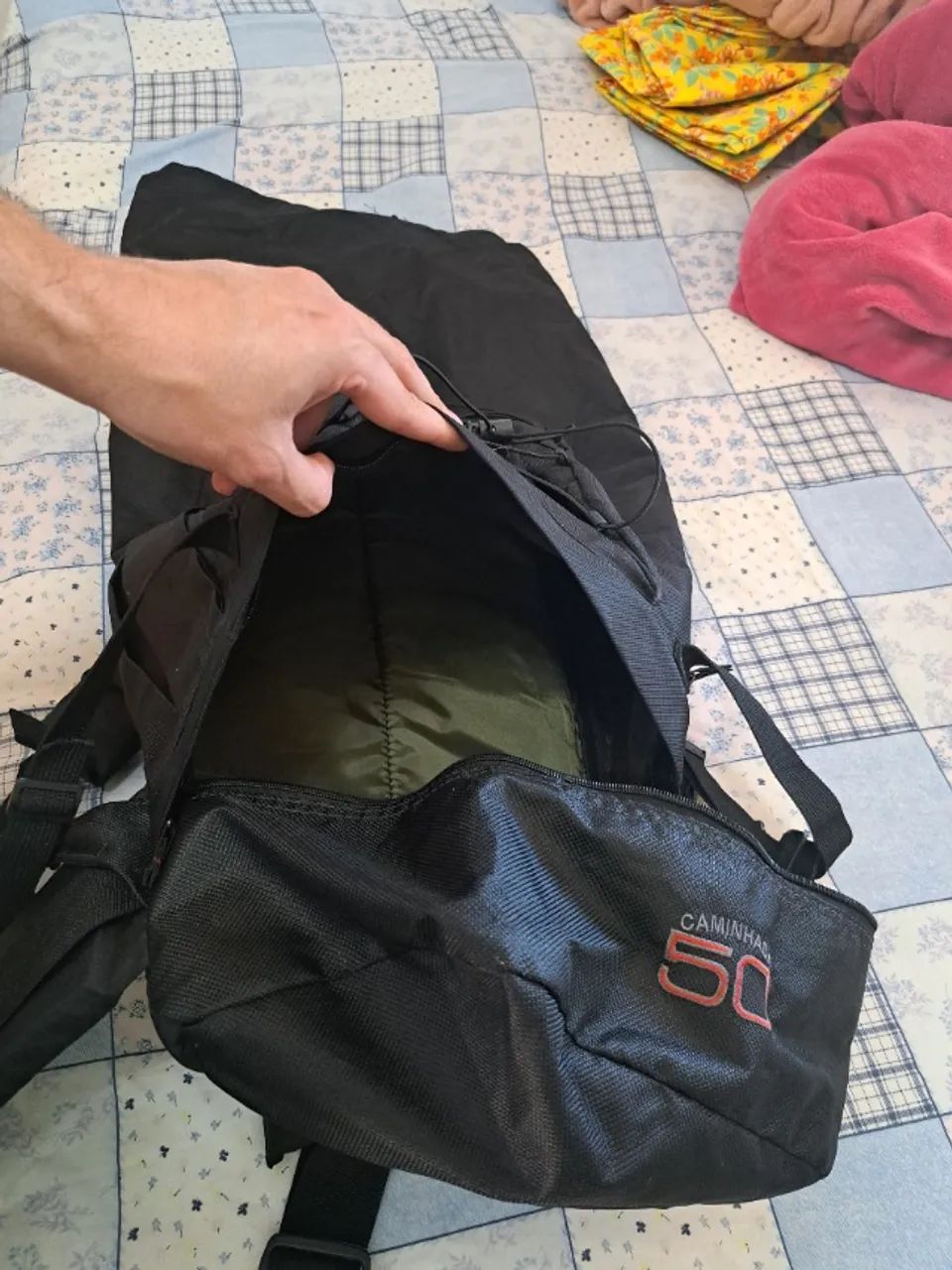 Mochila Cargueira 50 litros Trilhas e Rumos + Saco Estanque 20 litros de brinde - Foto 5