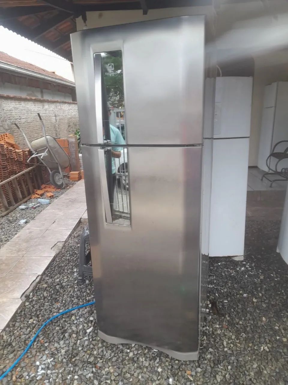 vendo linda geladeira Electrolux inox frost free 