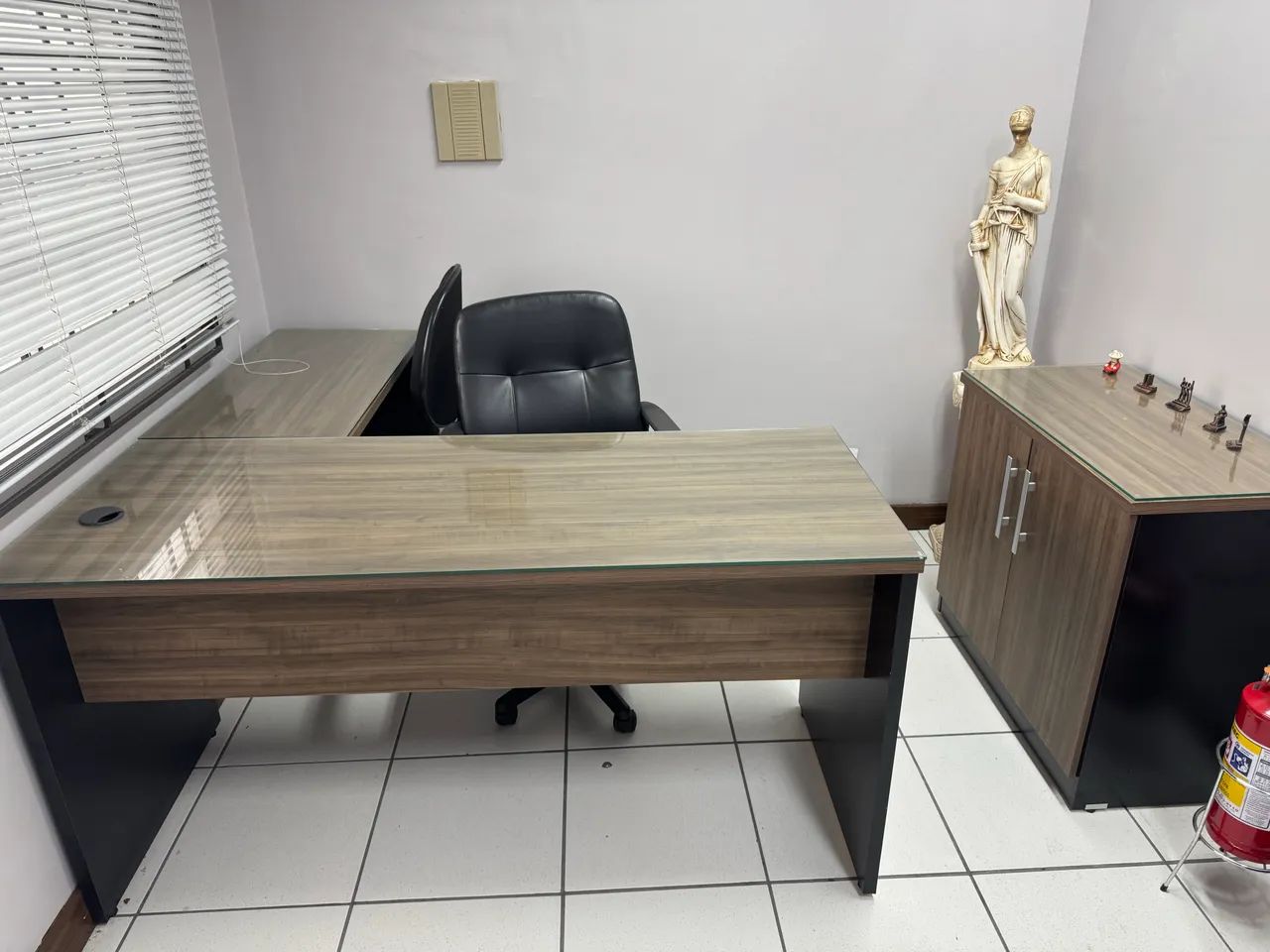 Conjunto de móveis para escritório  - Foto 2
