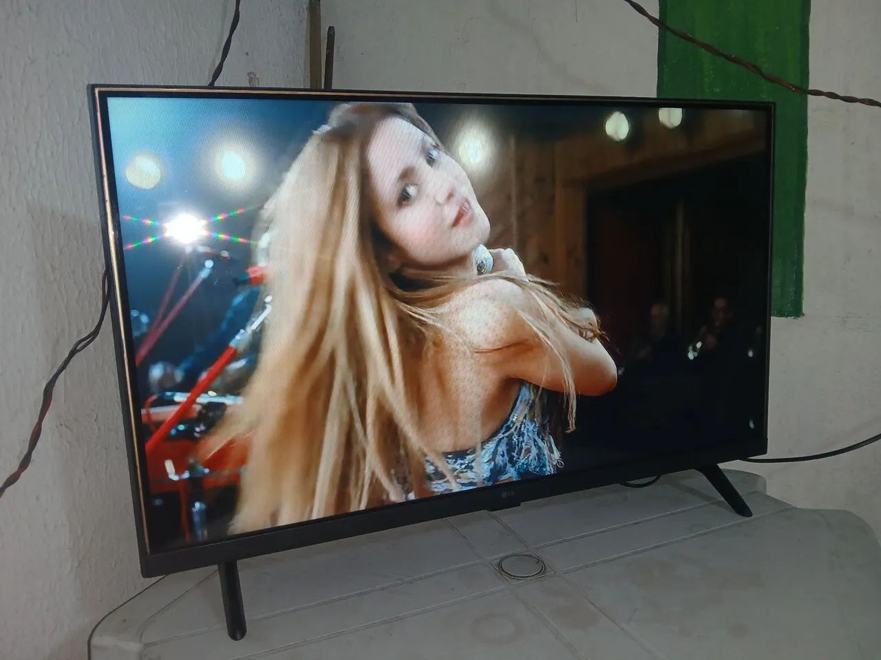 Tv Samart LG 32 + controle original  - Foto 2