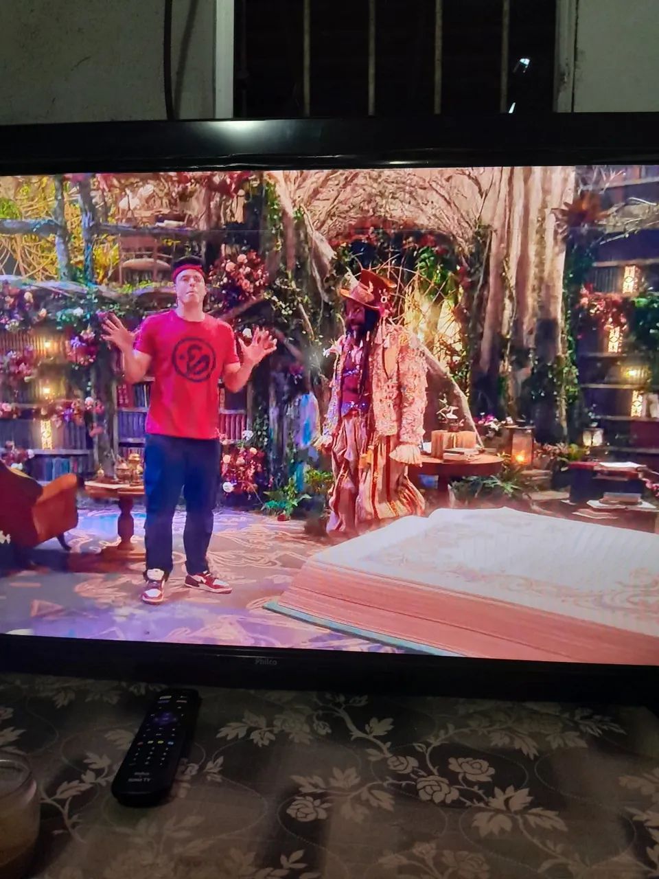 Smart tv philco funcionando perfeitamente com apenas uma linha na parte de cima 