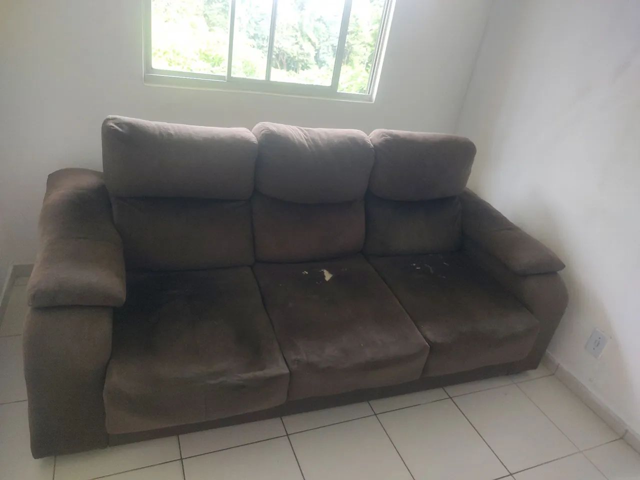 Vendo sofá retrátil 3 lugares  - Foto 3