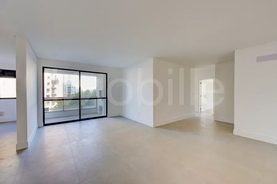 Apartamento no Edifício Ilha de Mauí na Praia Brava Itajaí.