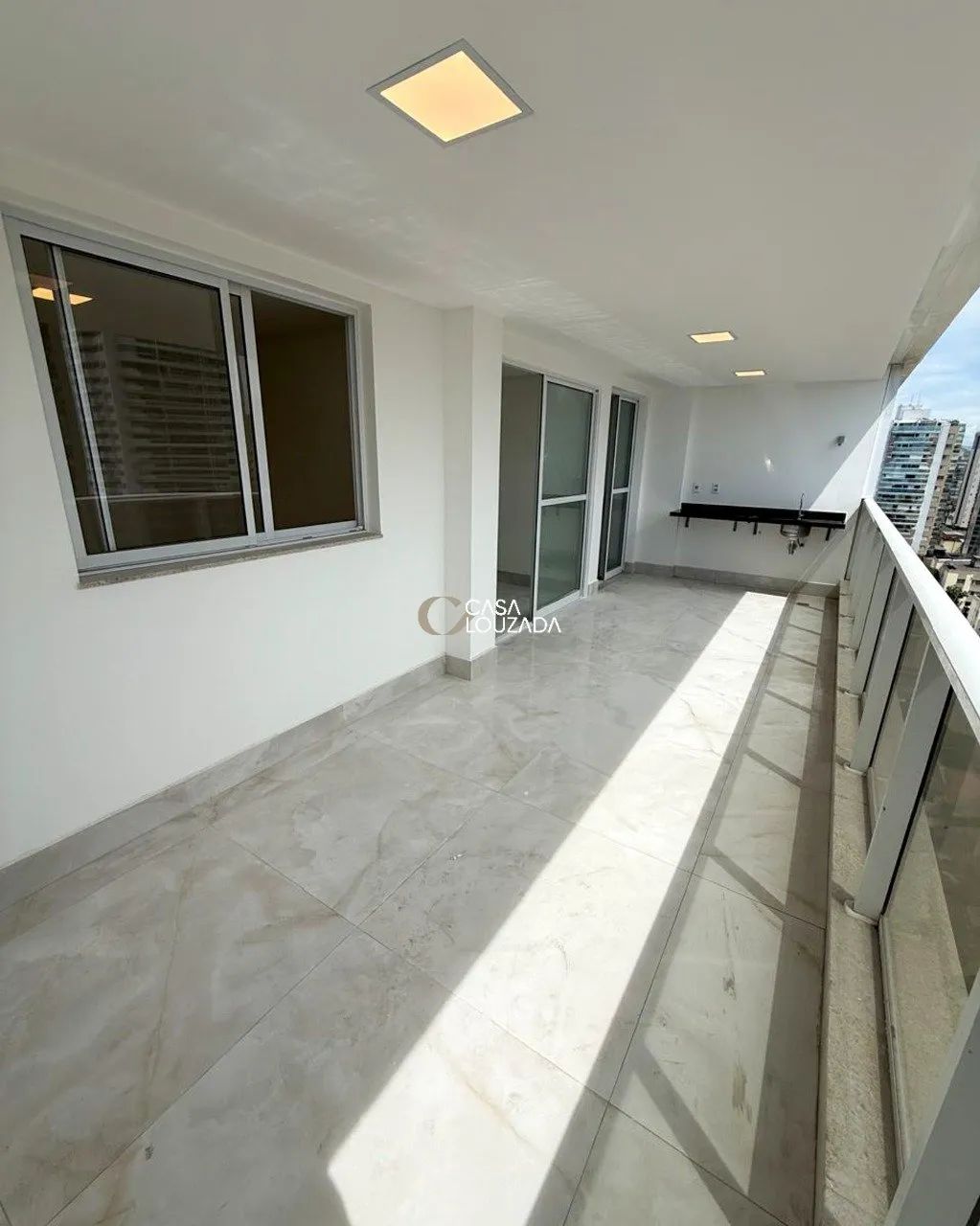 Apartamento 03 quartos com 01 suíte na quadra do Mar de Itapuã - Foto 3