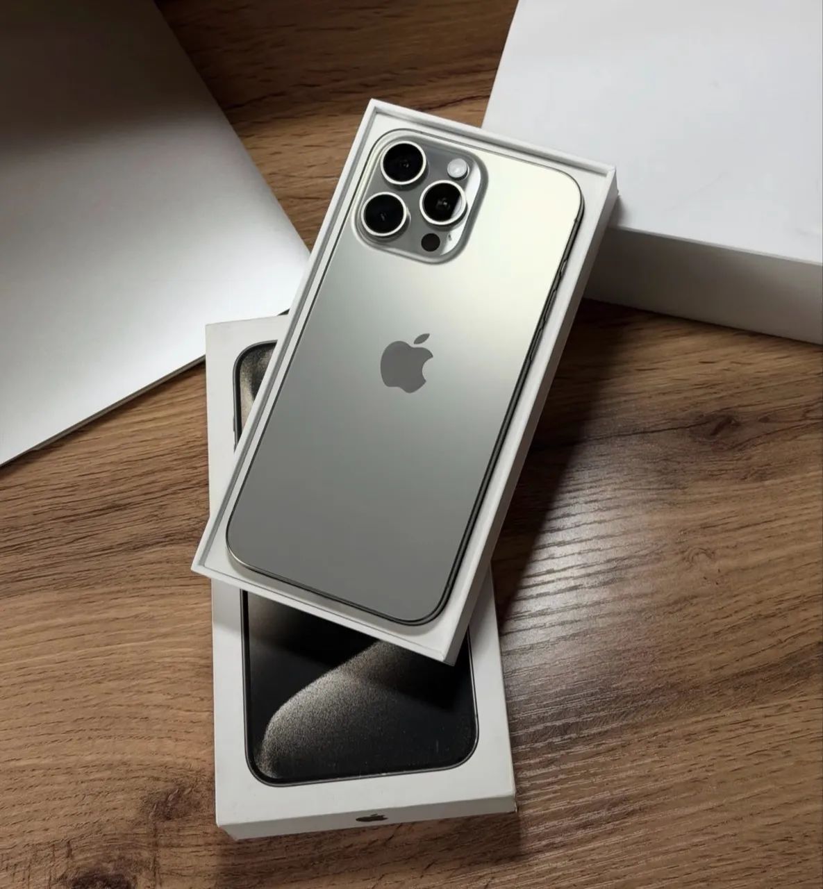 iPhone 15 pro Max natural 256gb 6 meses garantia 