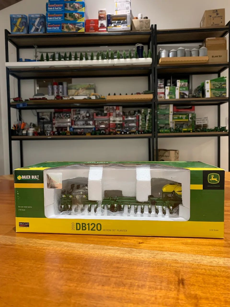 Miniatura Plantadeira John Deere DB120 1/64  - Foto 4