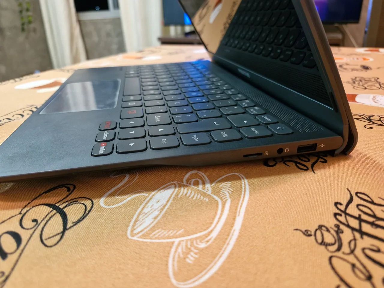 Notebook por $330 - Foto 3