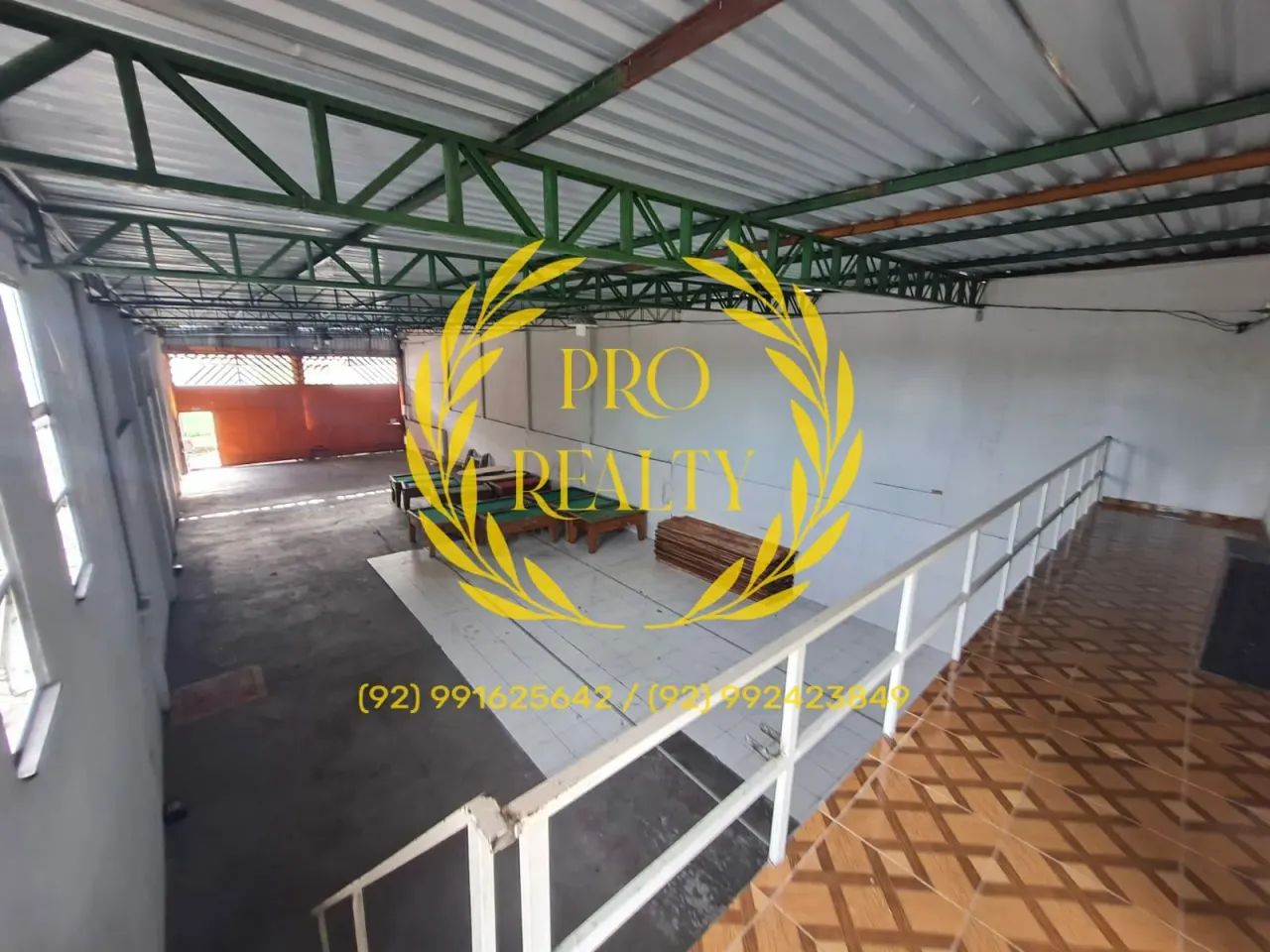 Galpão 550m²/escritórios e banheiros/ acesso de carreta - Foto 4