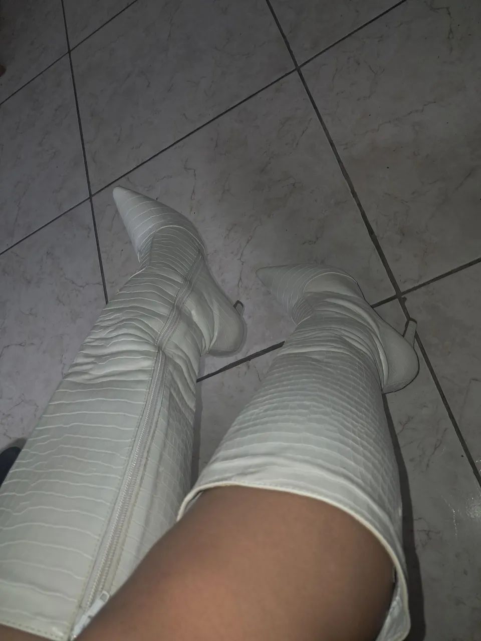 Bota Branca / cano alto - Foto 2