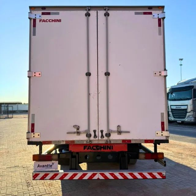 MB ACCELO 1016 4x2 - Foto 5