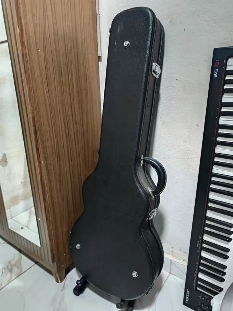 Guitarra Les Paul Dolphin Preta + Case Rígido Ótimo Estado - Foto 3