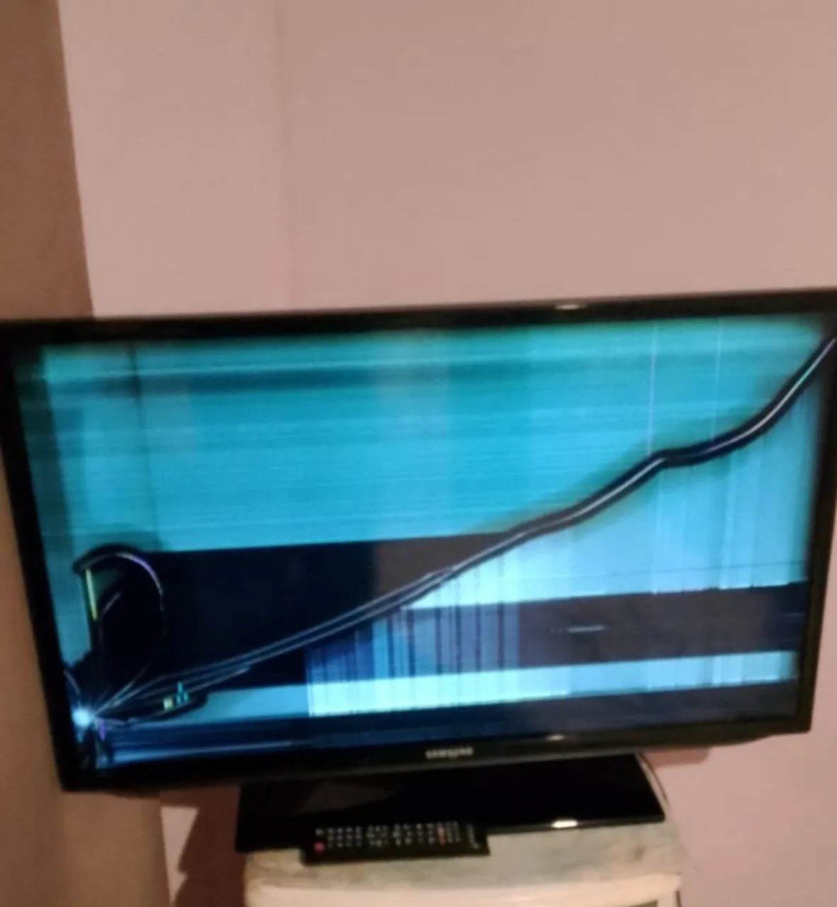 Vendo tv de 32 polegadas da Sansung para tirar peças..
