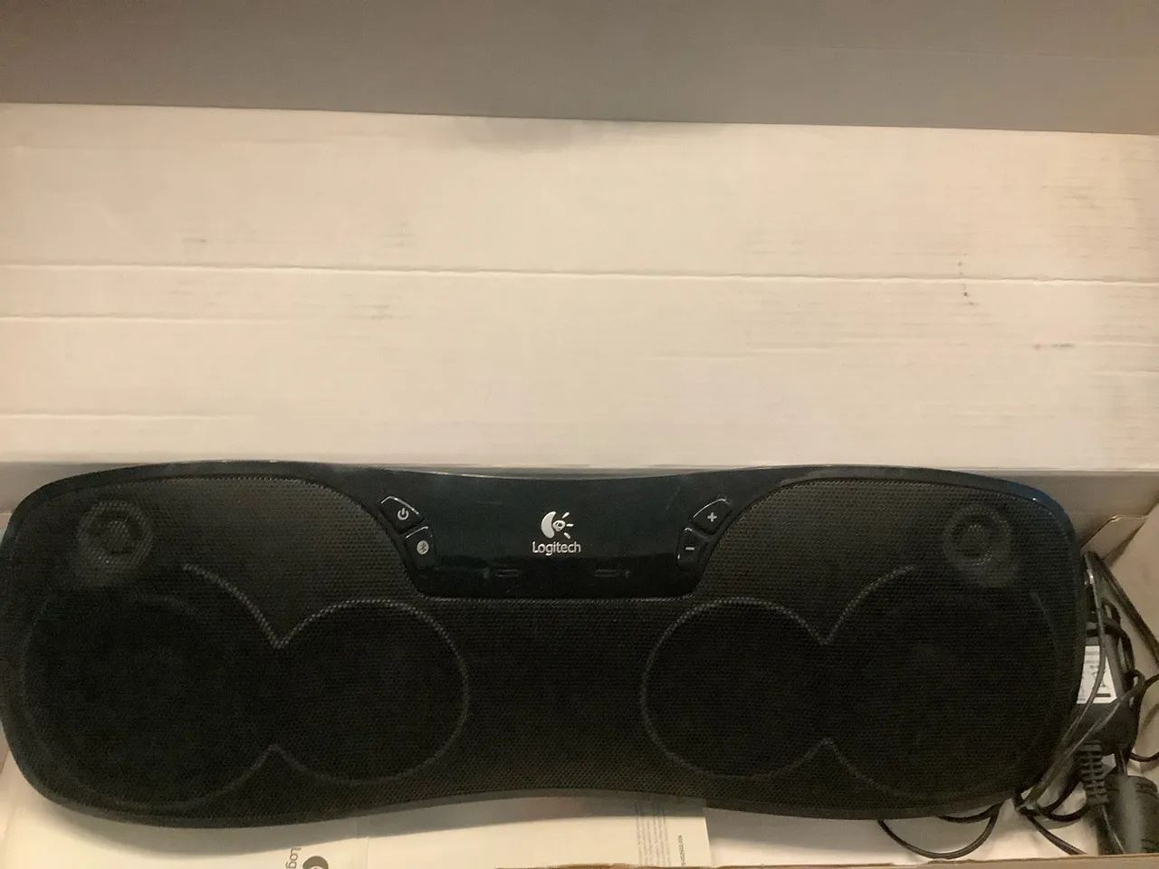 Logitech wireless boombox com fonte