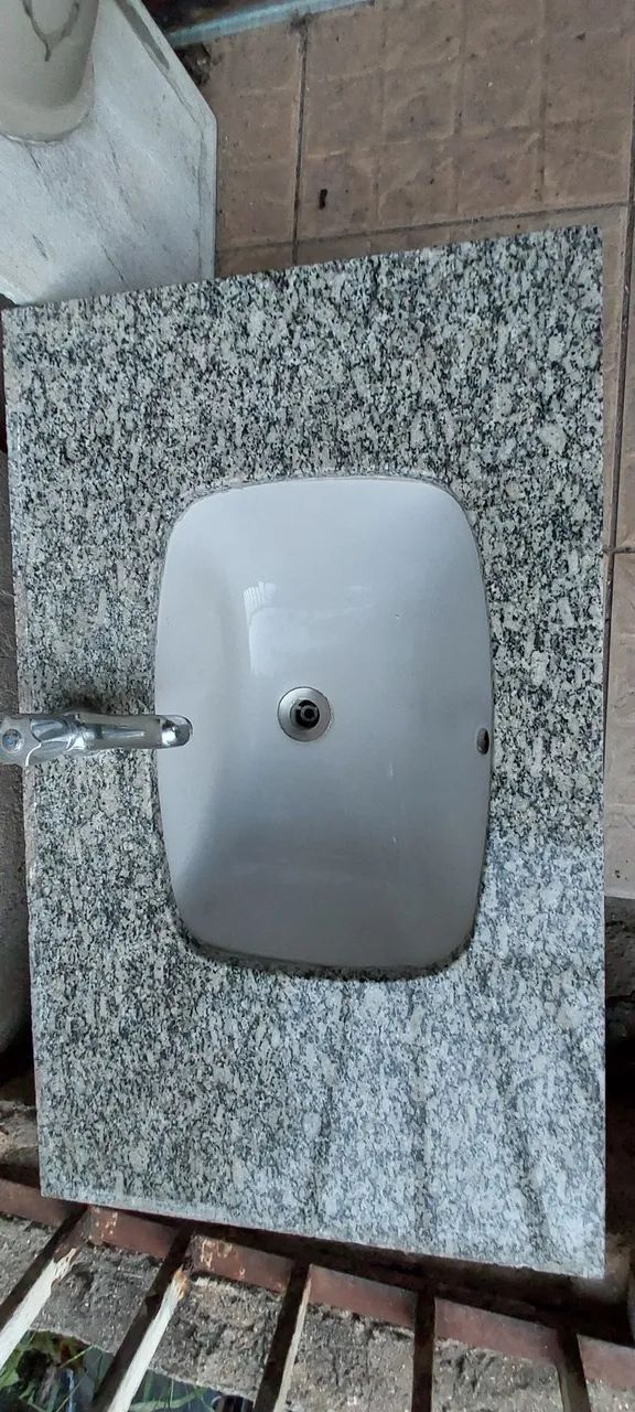 Pias granito65578331846019124