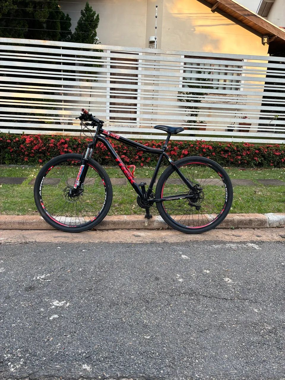 Bicicleta Trek Aro 29 Freio a Disco - Excelente Estado - Foto 4