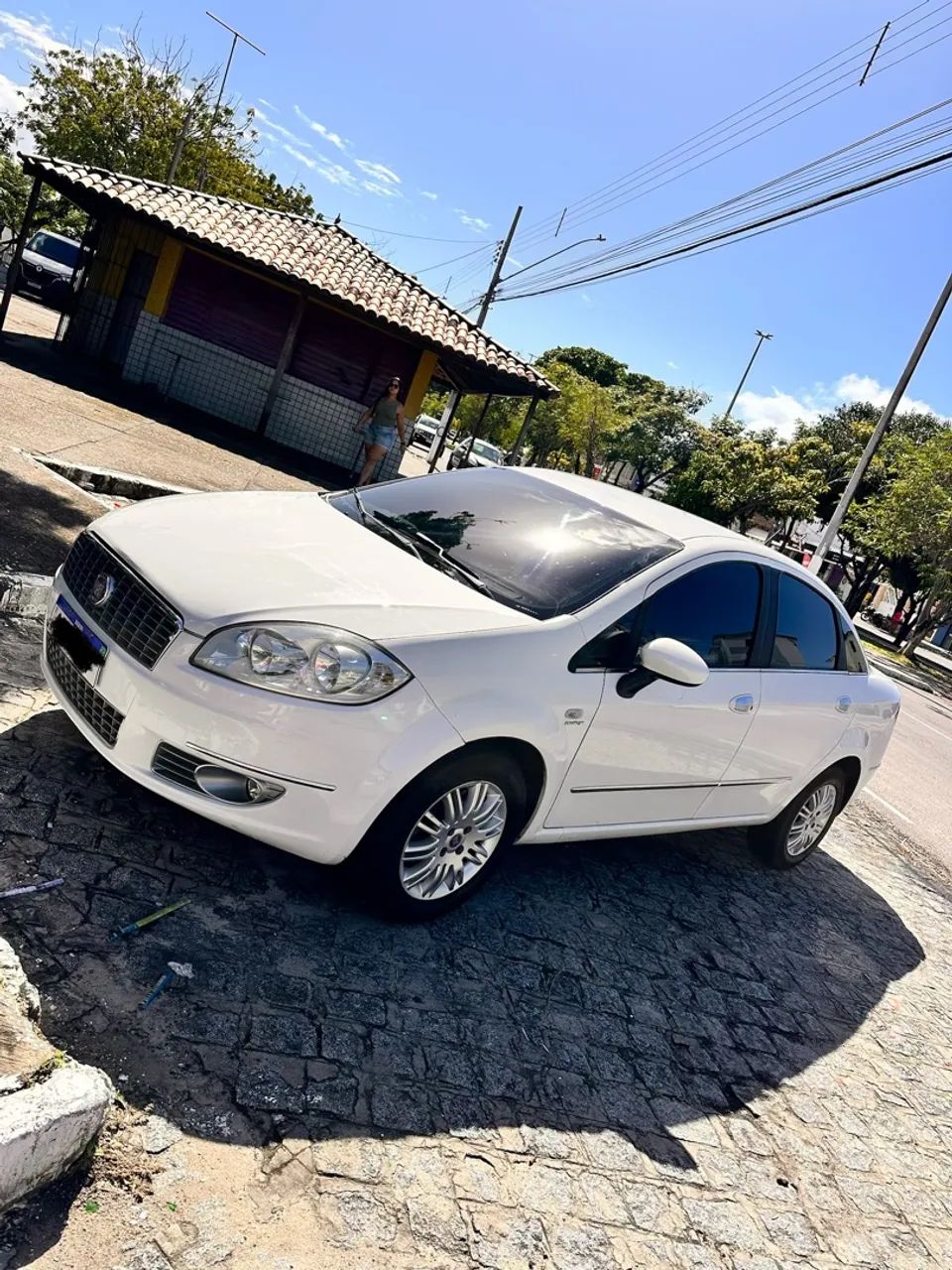 Fiat Linea Essence Dualogic 1.8 Flex 16V 4P 2013 - Foto 3