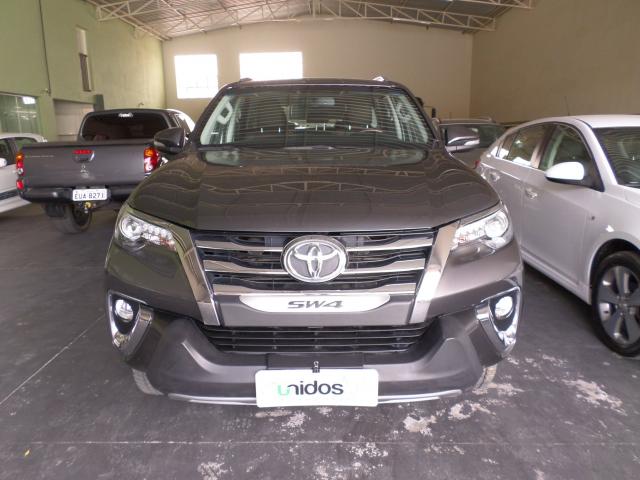 TOYOTA HILUX SW4 2016/2016 2.8 SRX 4X4 7 LUGARES 16V TURBO INTERCOOLER DIESEL 4P AUTOMÁTI