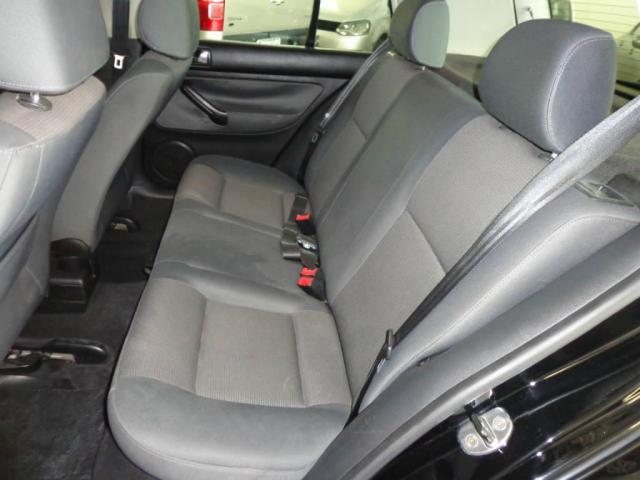 Volkswagen Golf 1.6 - Foto 15