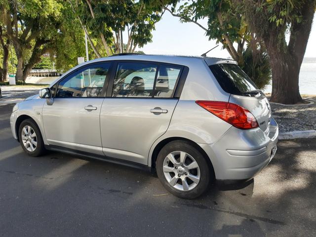 Nissan tiida 2008 automático com teto solar e GNV - Foto 2