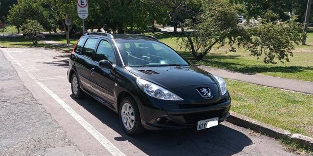 Peugeot 207 SW XR 1.4 8V Flex