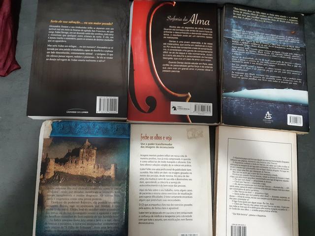 Lote de livros Diversos - Foto 2