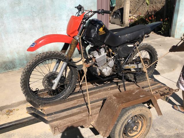 Moto de trilha xlx com motor de xre 300 + carrentinha