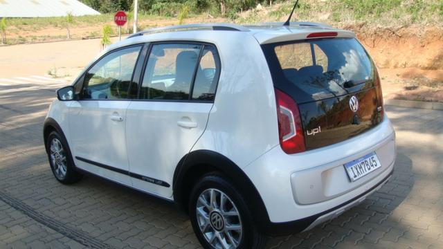 Volkwagen Up Cross TSi 2017 completo Única Dona - Foto 2