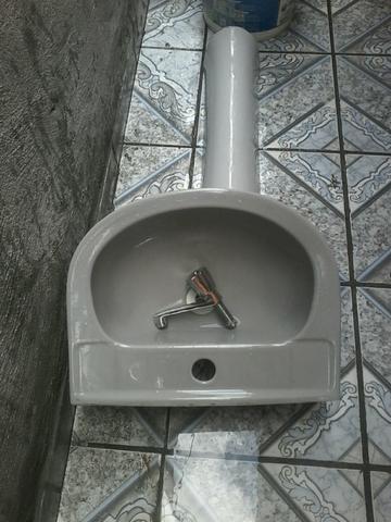 Pia de banheiro nova ! - Foto 2