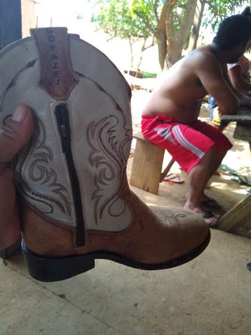 Vendo bota de couro - Foto 4