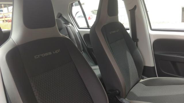 Volkwagen Up Cross TSi 2017 completo Única Dona - Foto 9